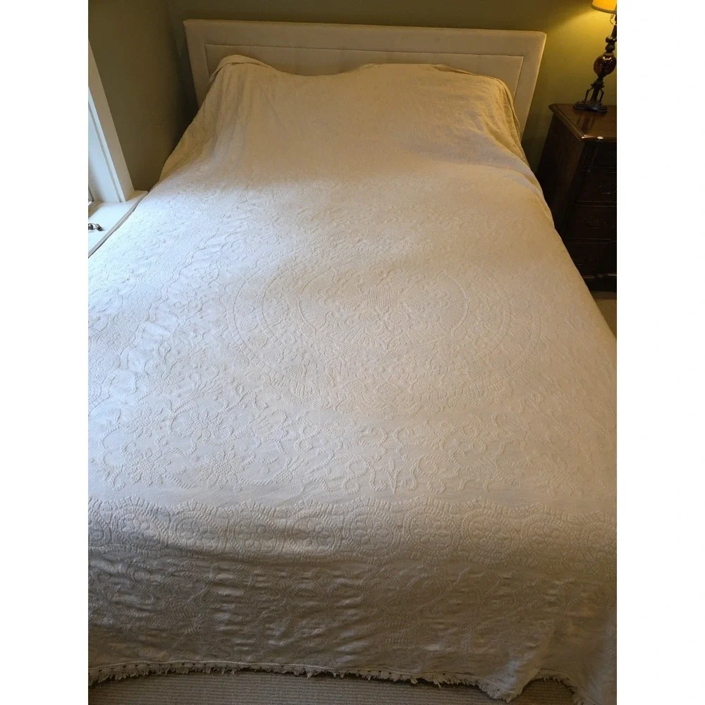 VTG Y2k Crown Crafts Matelasse Bedspread Medallion Fringed Ivory Full Double‎